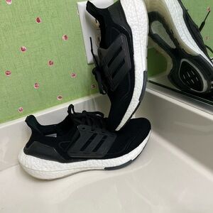 MEN’s ADIDAS SNEAKERS SIZE 7